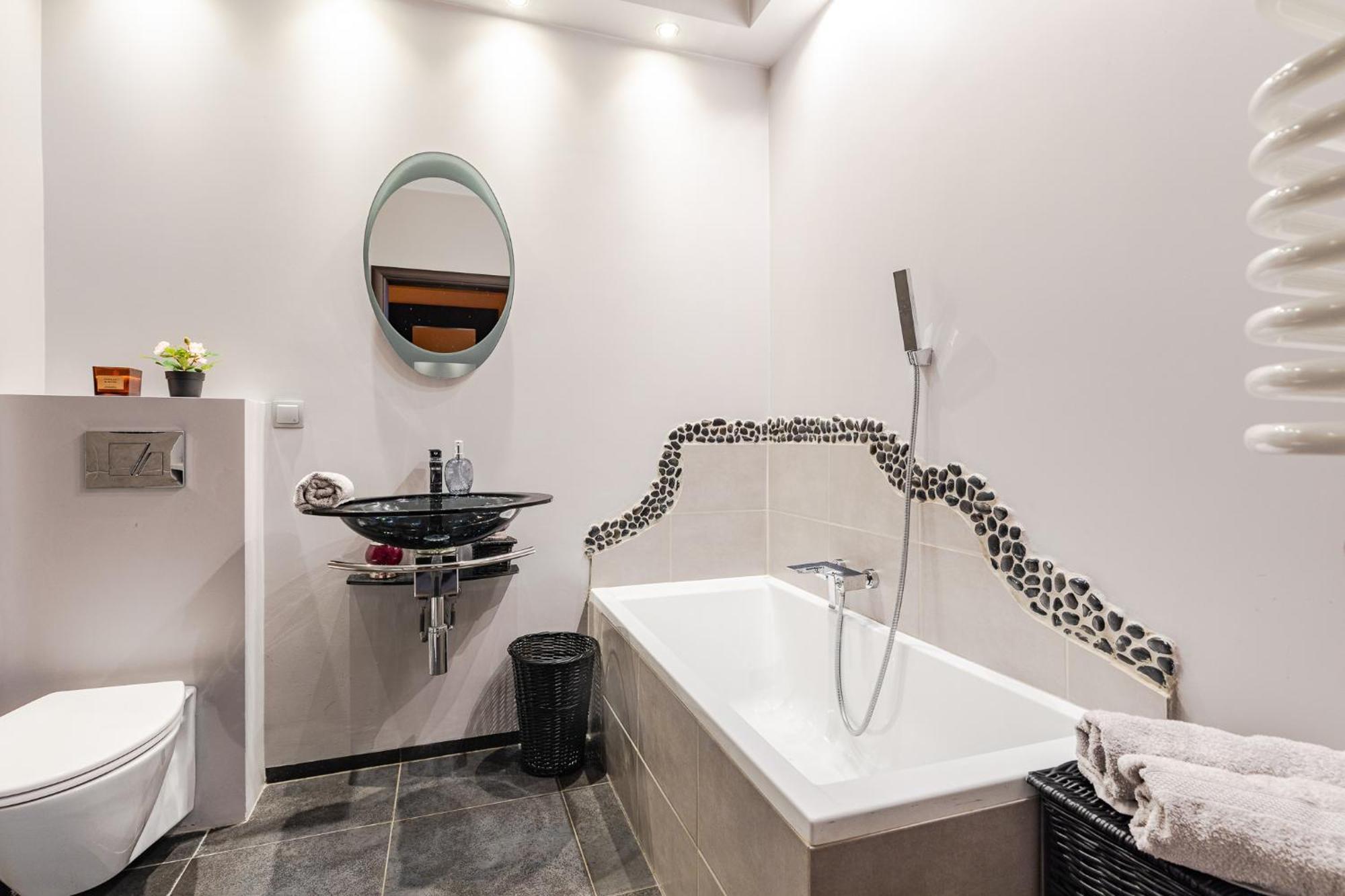 Superapart Pozarowa 3b, Parking Apartament Warszawa